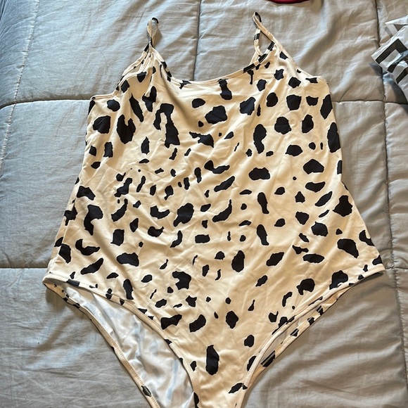 SHEIN Bodysuit - Picture 1 of 4